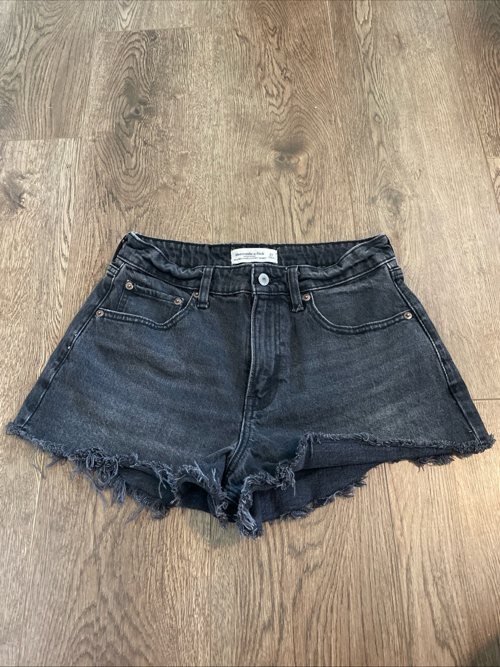 Abercrombie & Fitch Curve Love High Rise 90s Relaxed Cutoff Denim Shorts 27 / 6